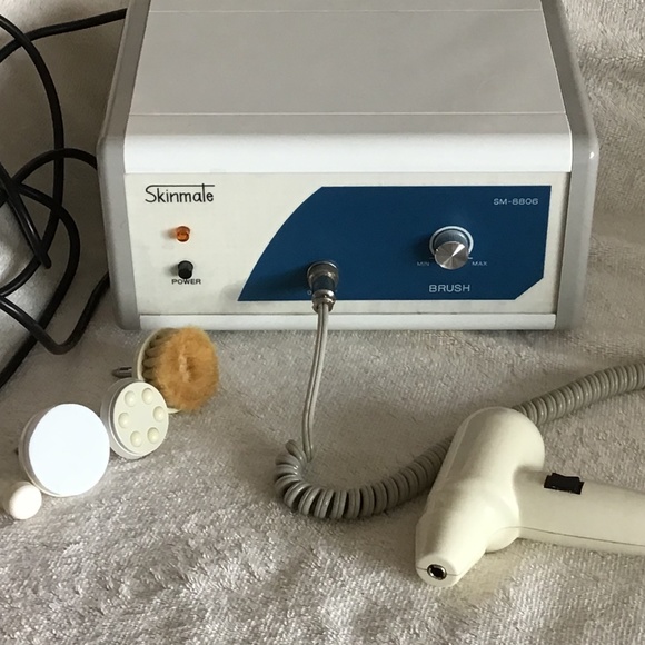 Professional Facial Brush Machine - White - Picture 2 of 7
